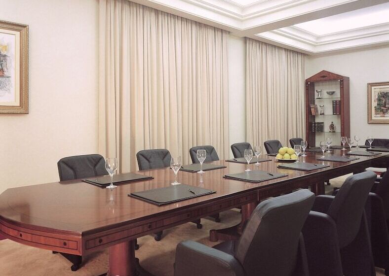 בית מלון כפרי Theoxenia Palace