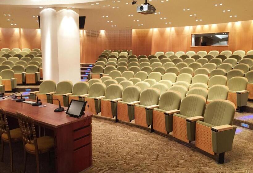 בית מלון כפרי Theoxenia Palace