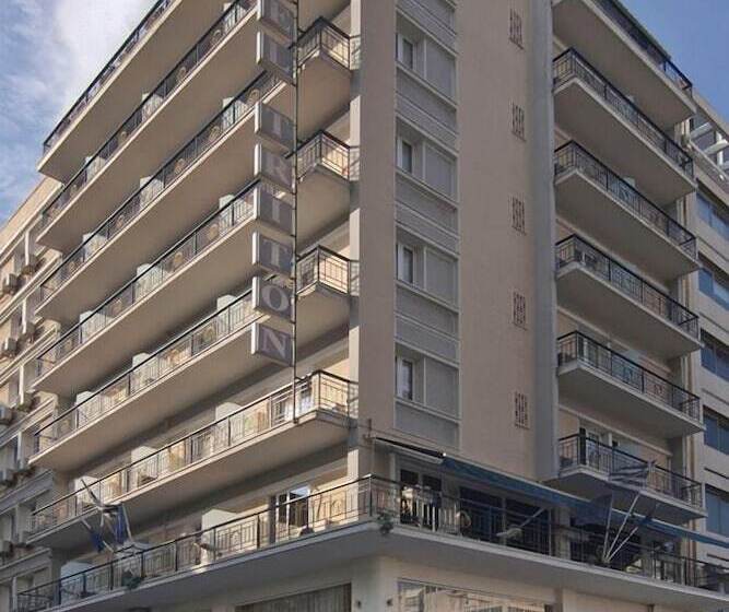 Triton Hotel Piraeus