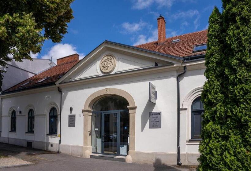 호텔 átrium Rooms & Café