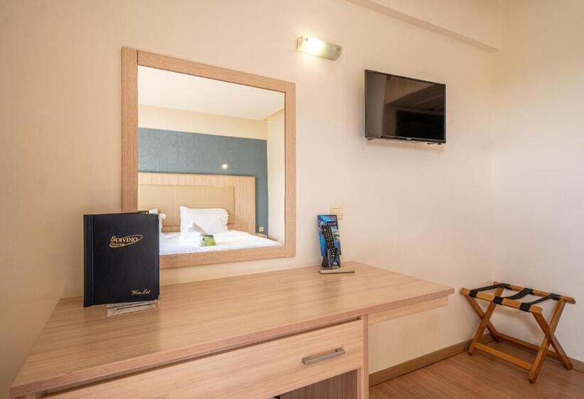 בית מלון כפרי Tselikas