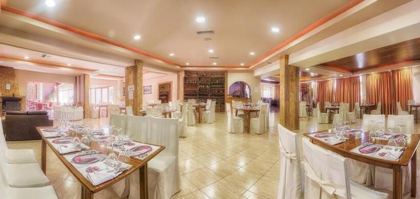 בית מלון כפרי Tselikas