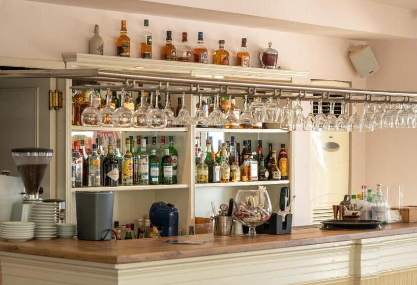 בית מלון כפרי Tselikas