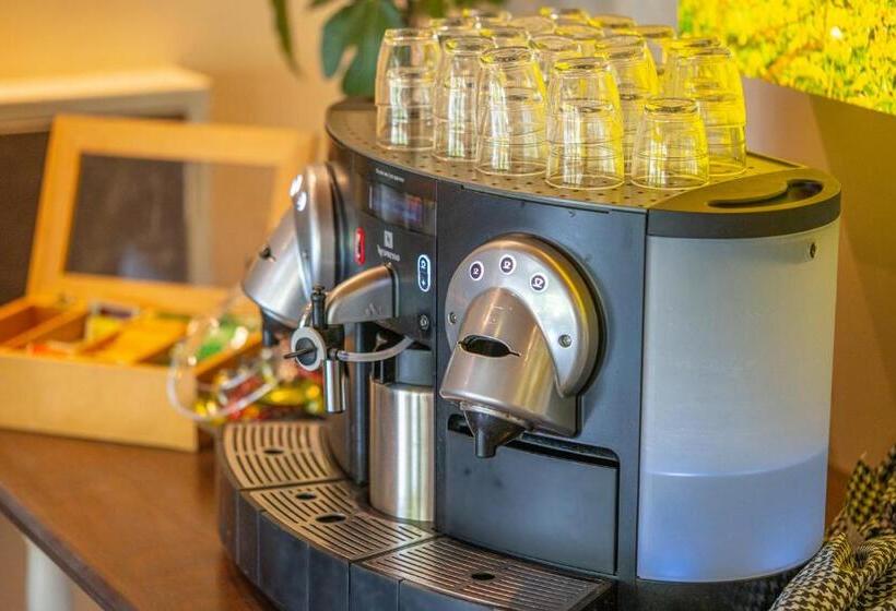 בית מלון כפרי Tselikas