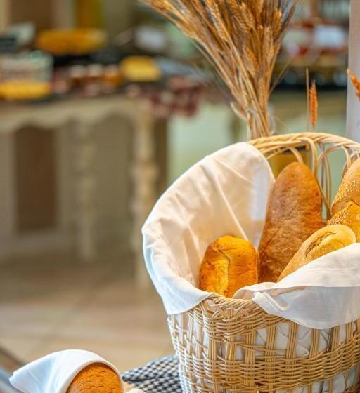 בית מלון כפרי Tselikas