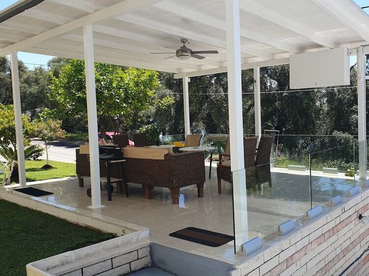 ホテル Valtos Ionion