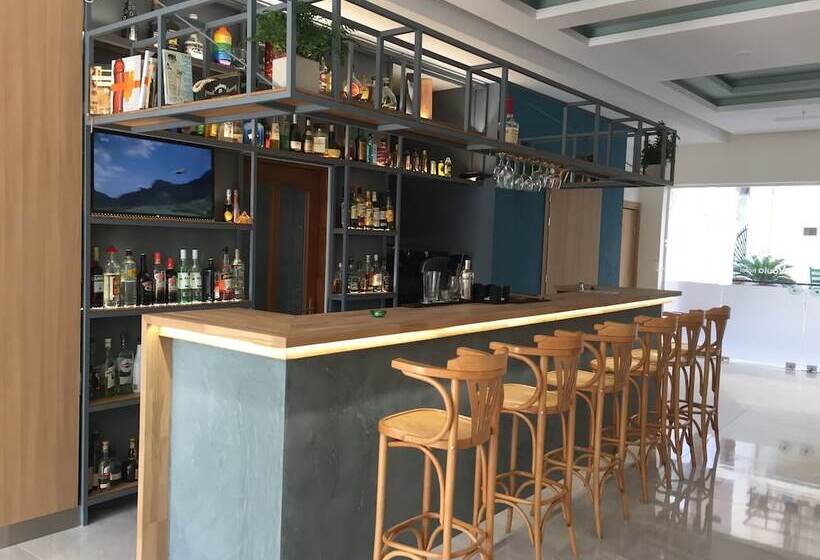 בית מלון כפרי Voula