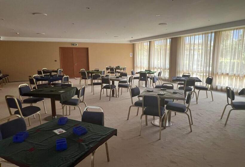 Kernos Beach Hotel & Bungalows