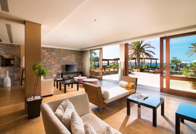 Kernos Beach Hotel & Bungalows