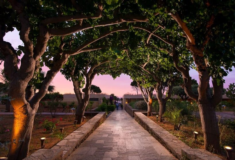 Kernos Beach Hotel & Bungalows