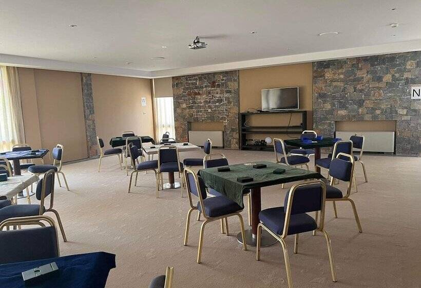 Kernos Beach Hotel & Bungalows