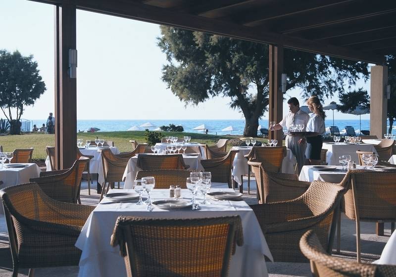 Kernos Beach Hotel & Bungalows