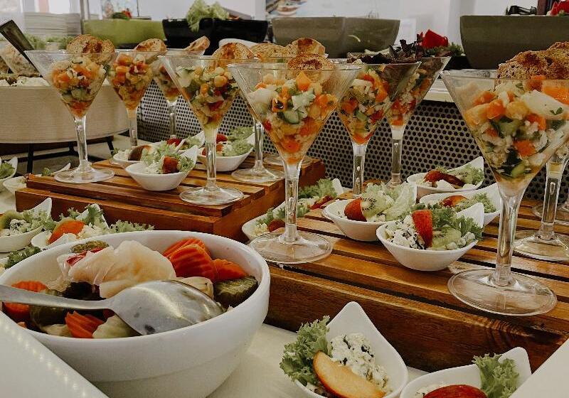 Lavris Hotel & Bungalows