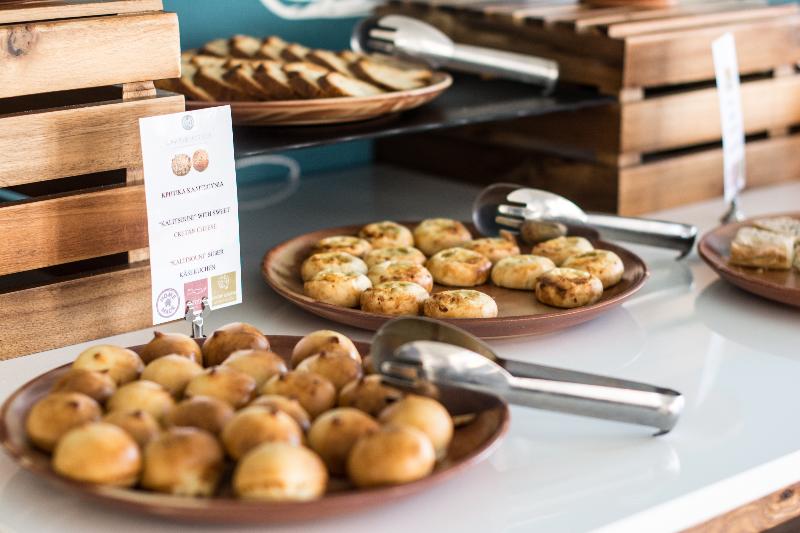 Lavris Hotel & Bungalows