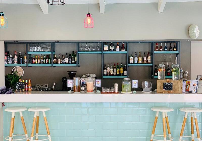 Lavris Hotel & Bungalows