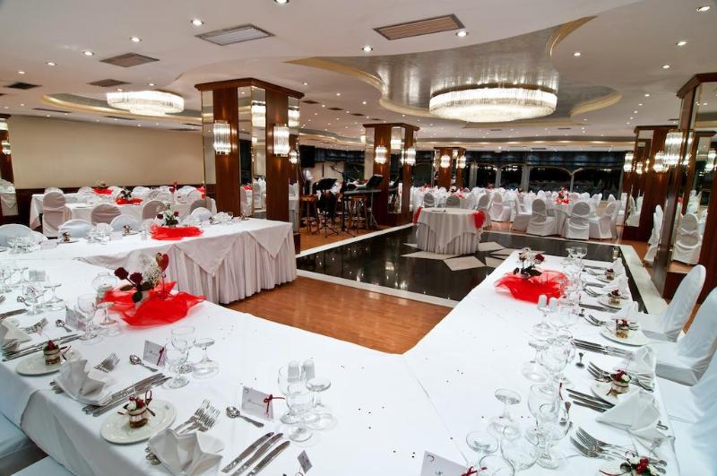 Oasis Hotel Apartments