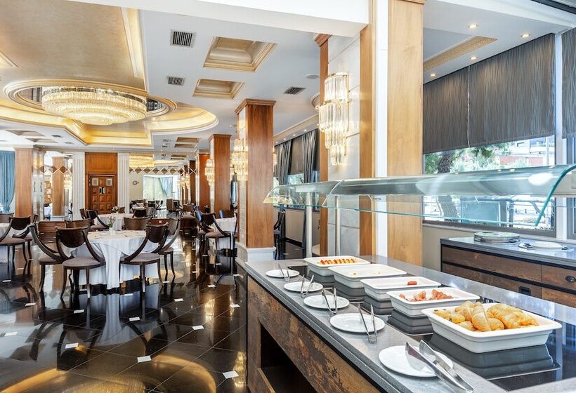 Oasis Hotel Apartments