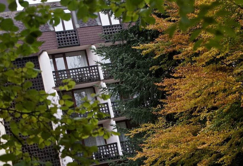 استراحتگاه Ensana Thermal Sarvar