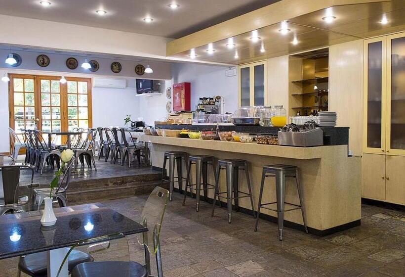 Stefanakis Hotel & Apartments