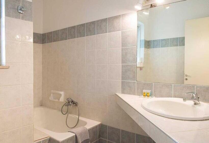 Stefanakis Hotel & Apartments