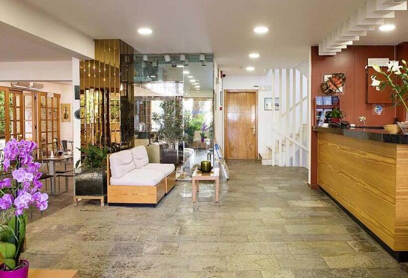 Stefanakis Hotel & Apartments