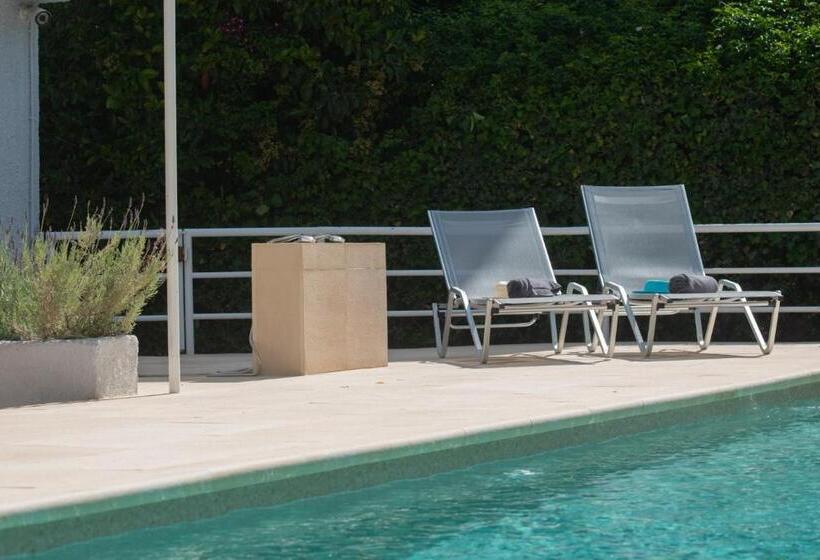 Stefanakis Hotel & Apartments