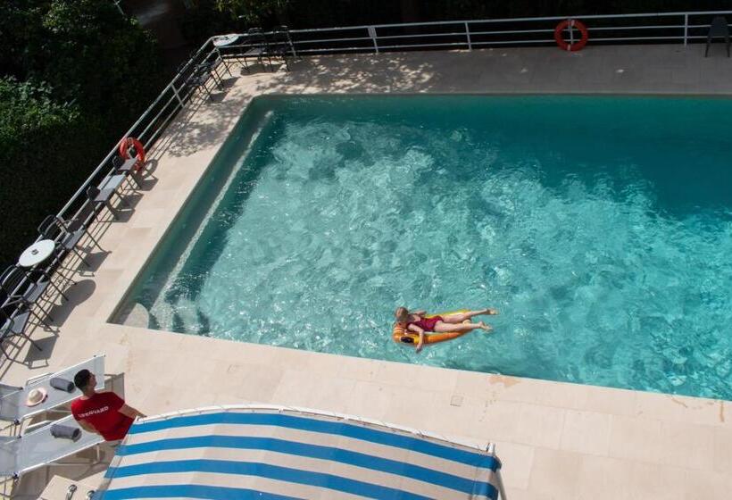 Stefanakis Hotel & Apartments