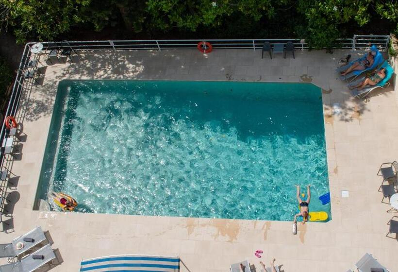 Stefanakis Hotel & Apartments