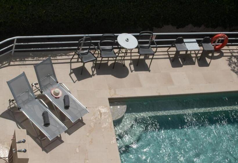 Stefanakis Hotel & Apartments