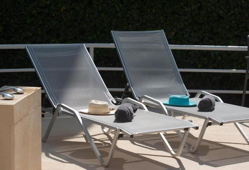 Stefanakis Hotel & Apartments