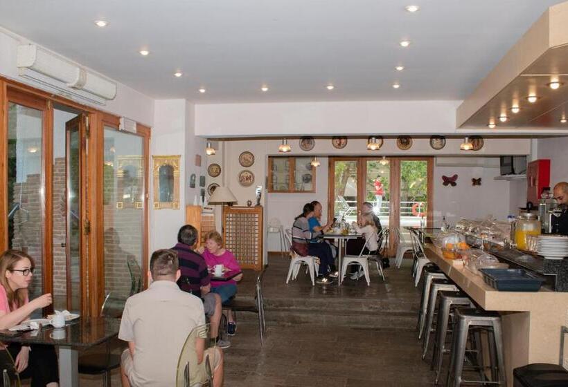 Stefanakis Hotel & Apartments