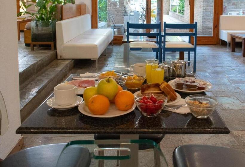 Stefanakis Hotel & Apartments