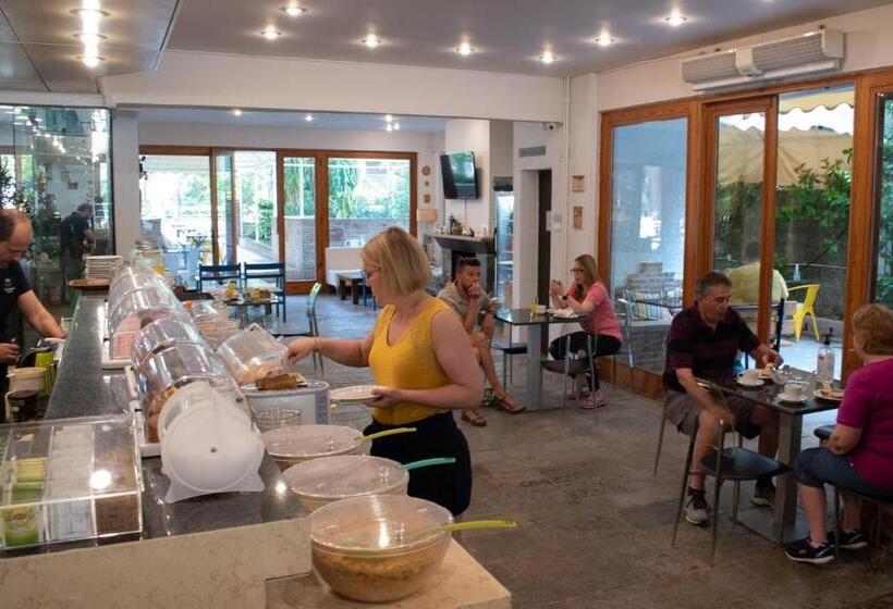 Stefanakis Hotel & Apartments