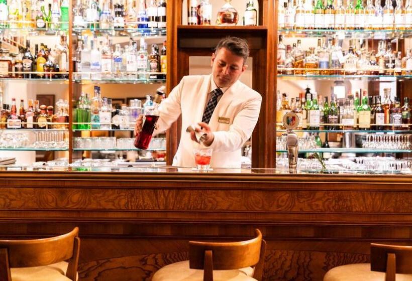 Grand Hotel Villa Serbelloni   A Legendary