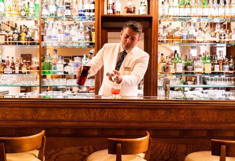 Grand Hotel Villa Serbelloni   A Legendary