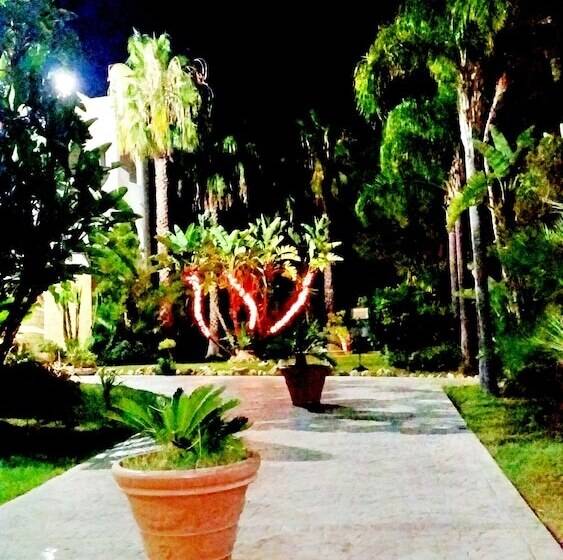 Отель Akrabello