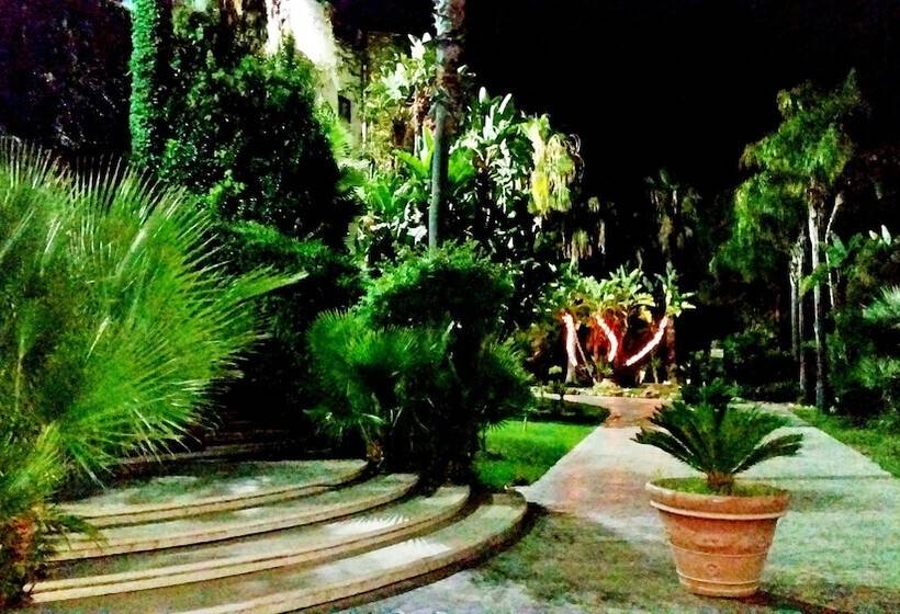 Отель Akrabello