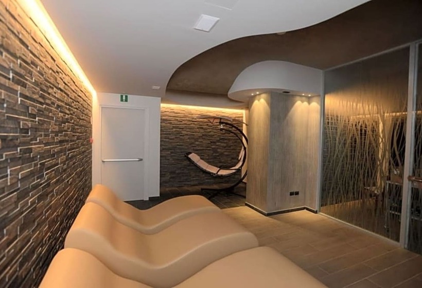 Отель Albergo Roma, Bw Signature Collection