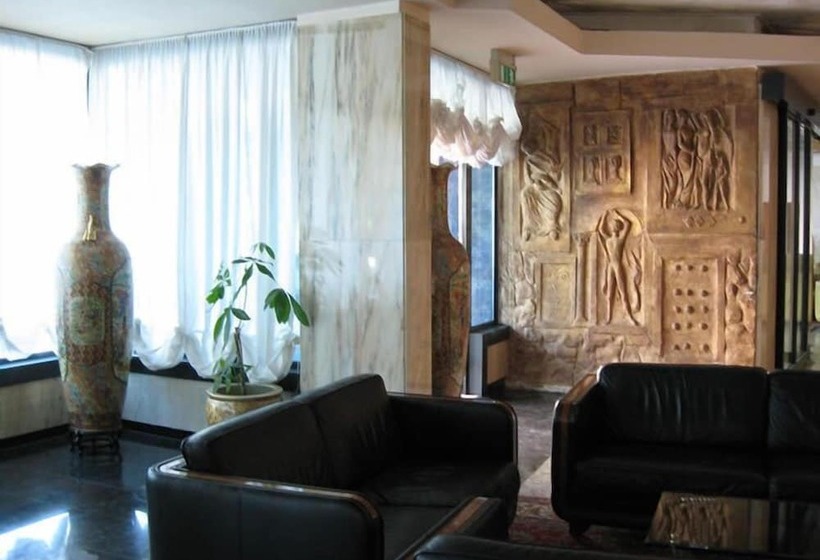 فندق Alexander Palace