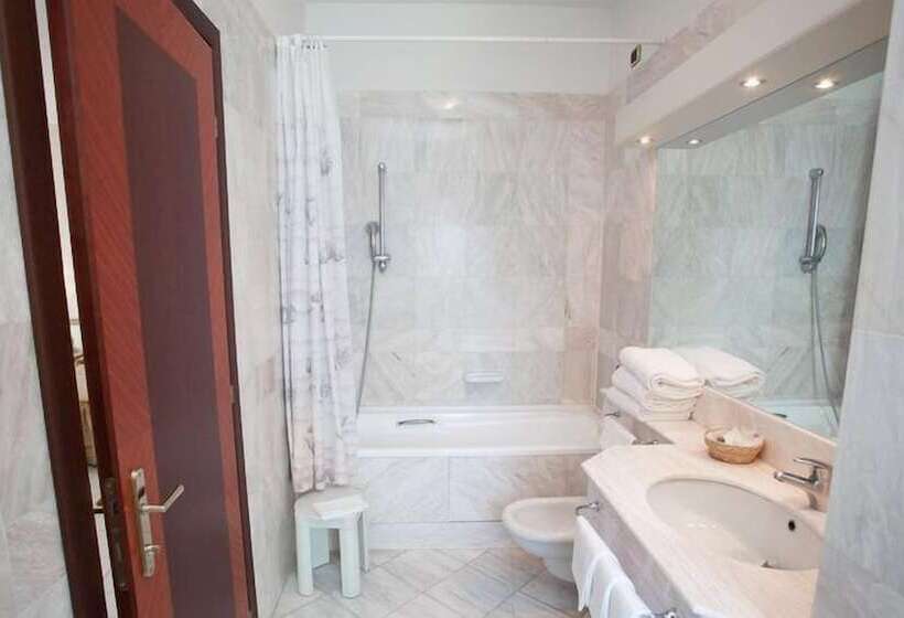 فندق Alexander Palace