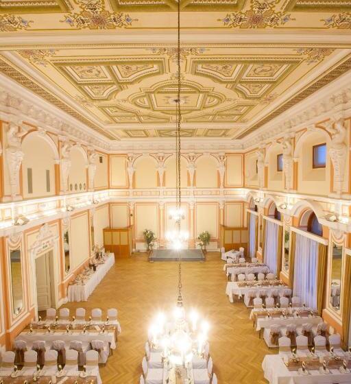 هتل Arany Bárány