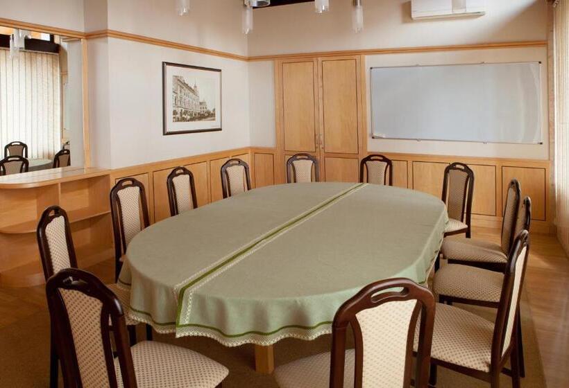 هتل Arany Bárány