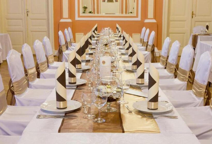 هتل Arany Bárány