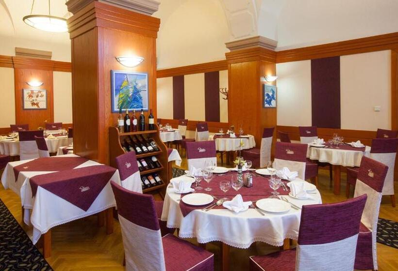 هتل Arany Bárány