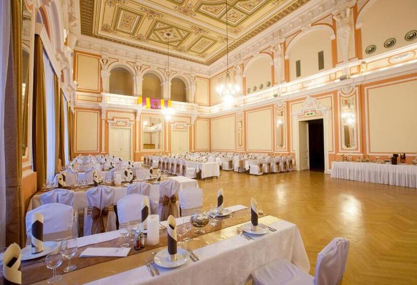 هتل Arany Bárány