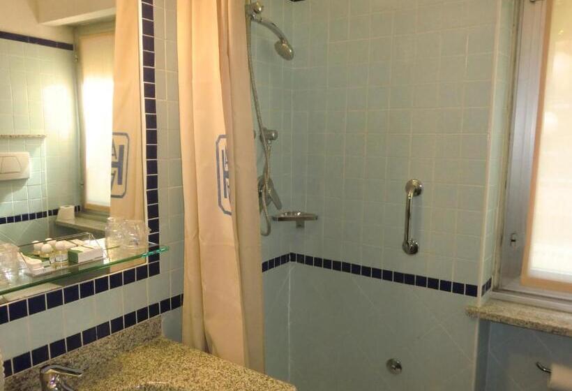 בית מלון כפרי Ariston