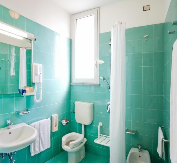 בית מלון כפרי Ariston