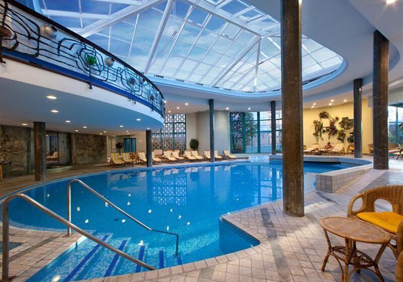 فندق Bristol Buja