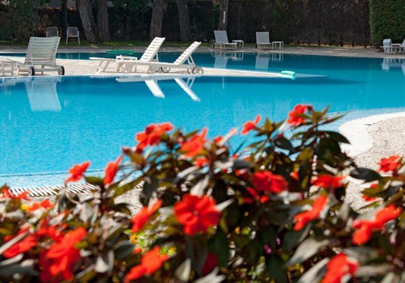 فندق Bristol Buja