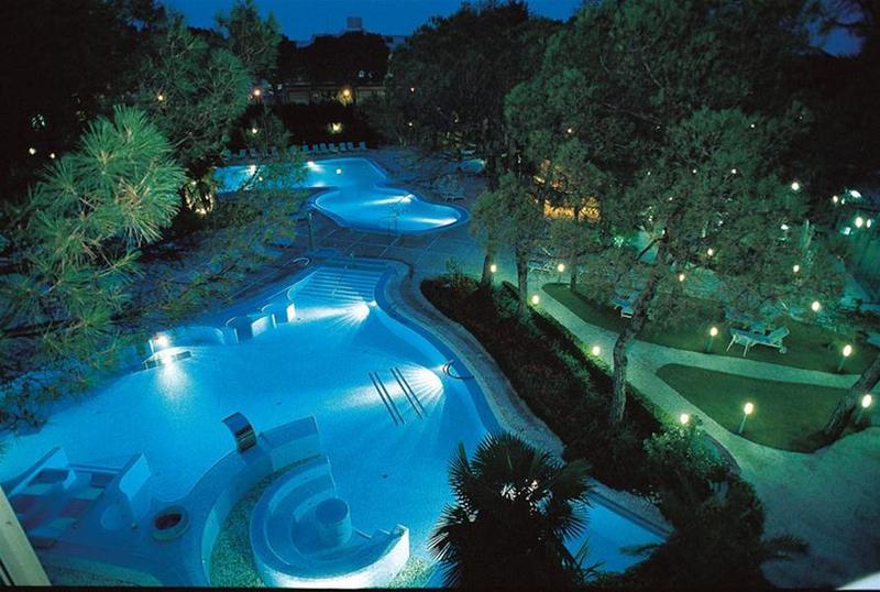 فندق Bristol Buja